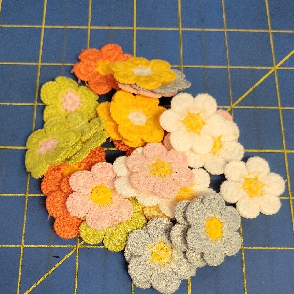 Colorful Crochet Flower 1.25" Appliques Qty 30